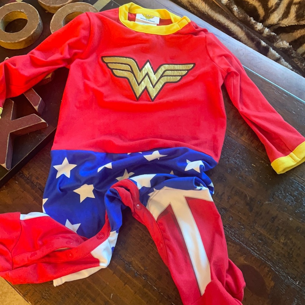 Wonder Woman Infant Girls 6-12 Onesie Halloween Costume Pajama
